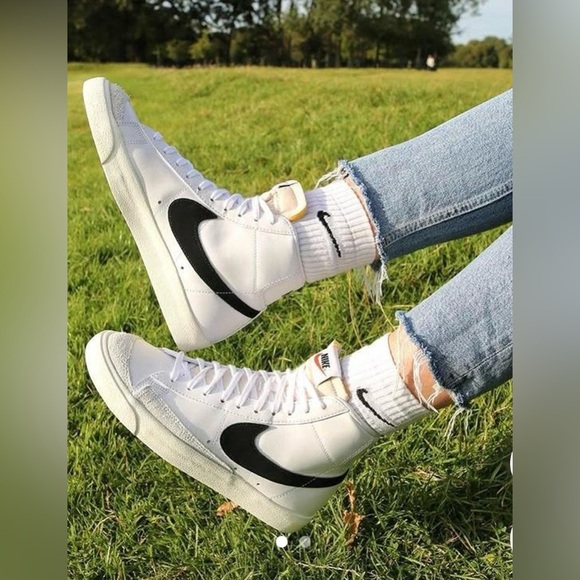 Nike Blazer Mid 77 Womens High Top Sneaker White Sail Black Leather Suede US 9 - Picture 4 of 12